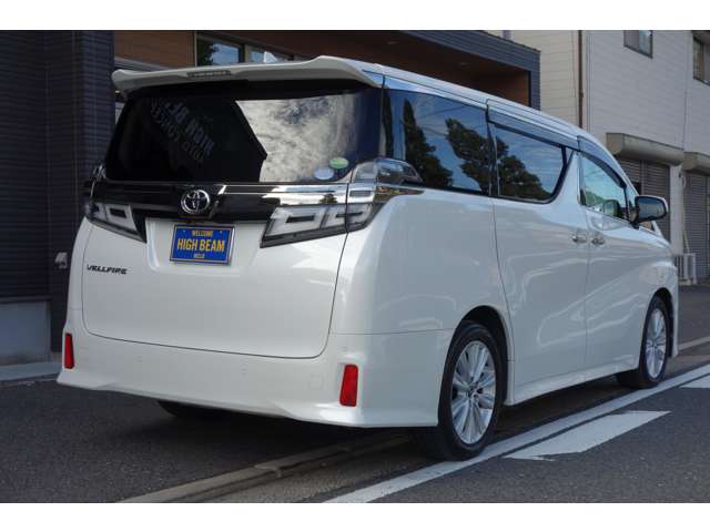 Toyota Vellfire 6