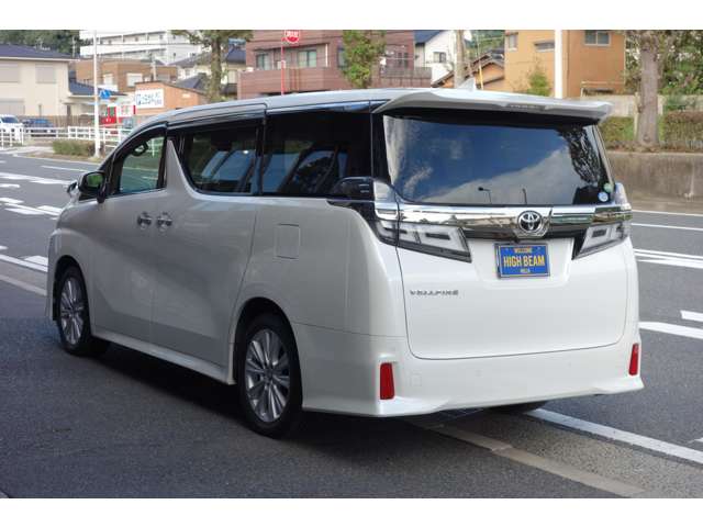 Toyota Vellfire 8