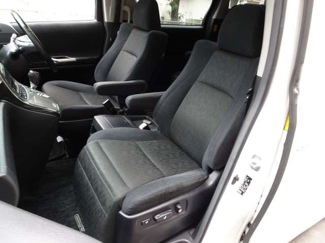 Toyota Alphard 12