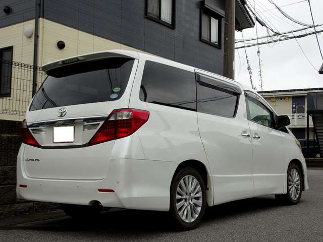 Toyota Alphard 3