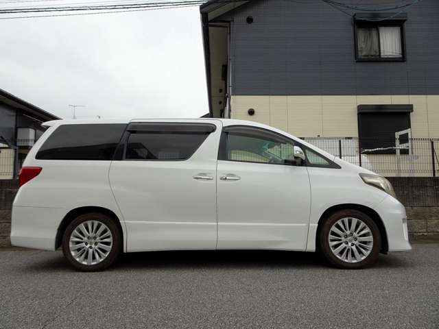 Toyota Alphard 8