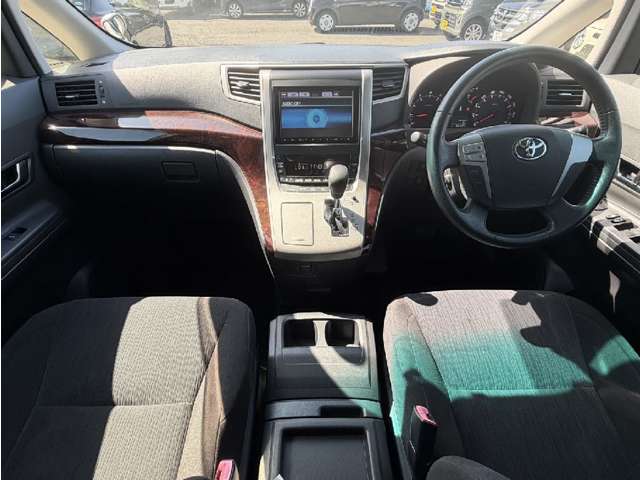 Toyota Vellfire 5