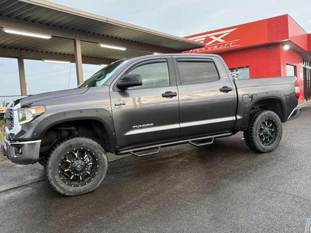 Toyota Tundra 4