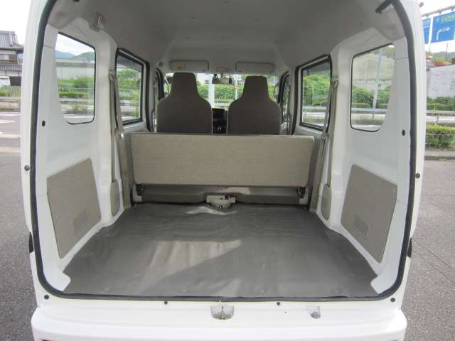 Nissan NV100 Clipper 11