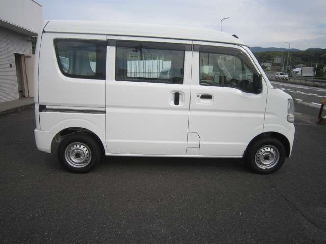 Nissan NV100 Clipper 6