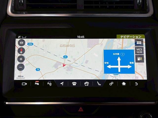 Jaguar E-Pace 3