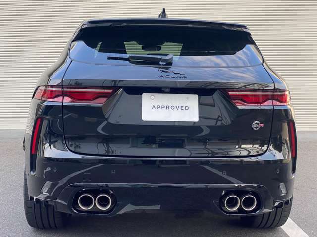 Jaguar F-Pace 10