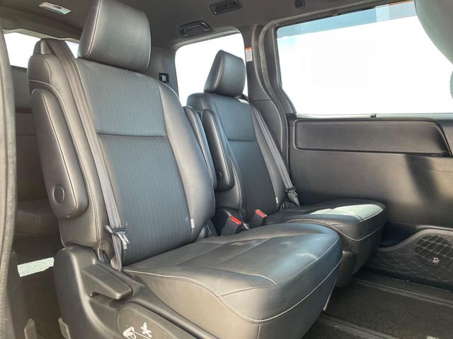 Toyota Esquire 9