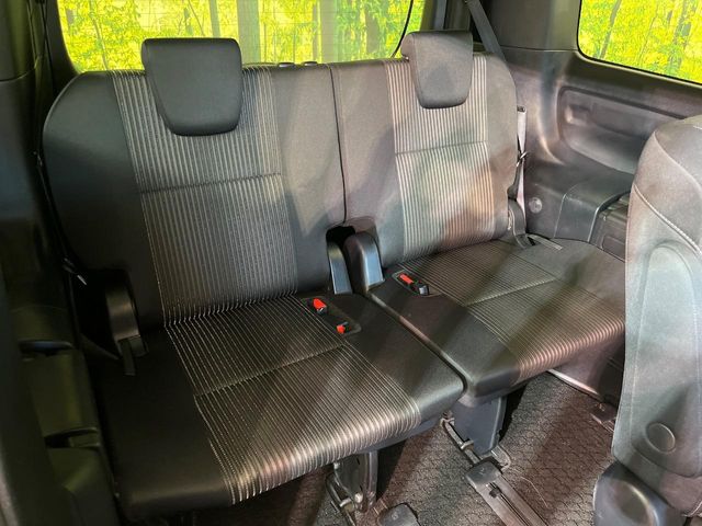 Toyota Voxy 10