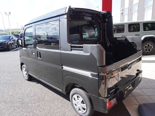 Daihatsu Hijet Deck Van 3