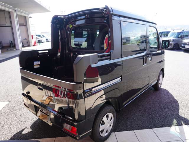 Daihatsu Hijet Deck Van 4