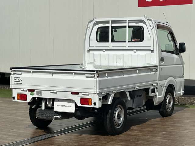 Nissan NT100 Clipper 3