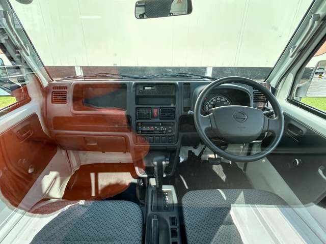 Nissan NT100 Clipper 4