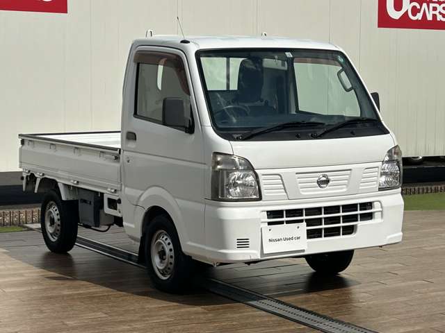 Nissan NT100 Clipper 6