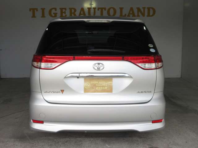 Toyota Estima 8