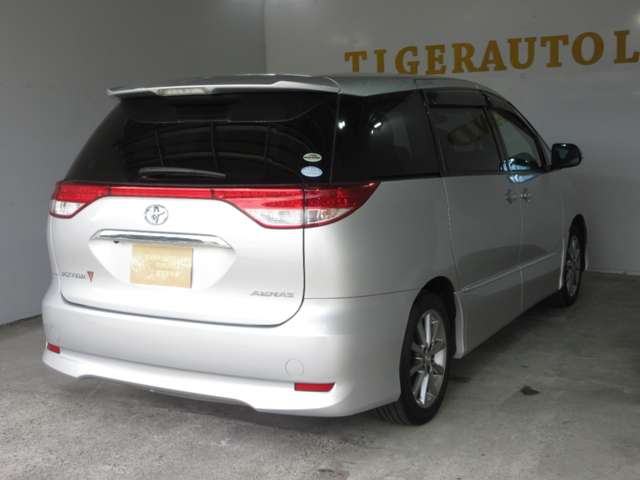 Toyota Estima 9