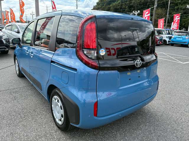 Toyota Sienta 13