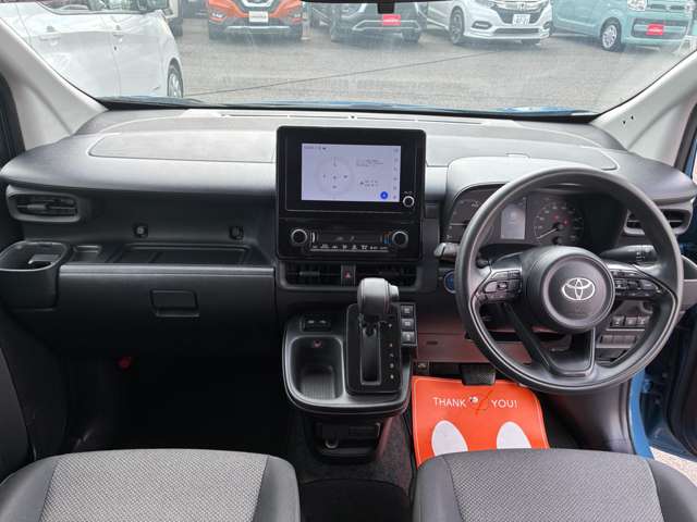 Toyota Sienta 5