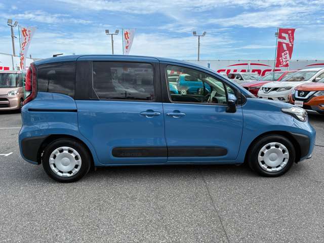 Toyota Sienta 10