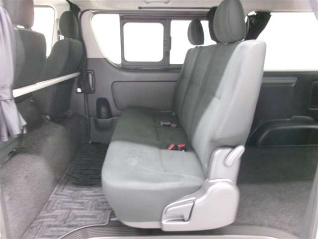 Toyota Hiace Van 11