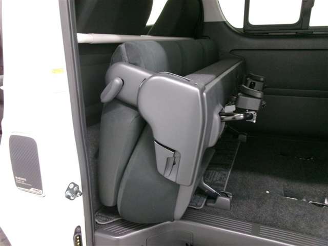 Toyota Hiace Van 12