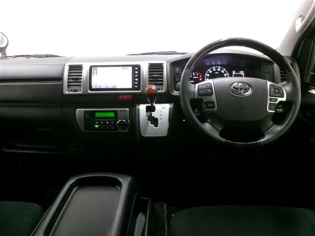 Toyota Hiace Van 6