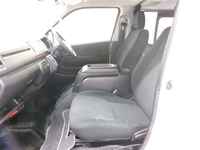 Toyota Hiace Van 10