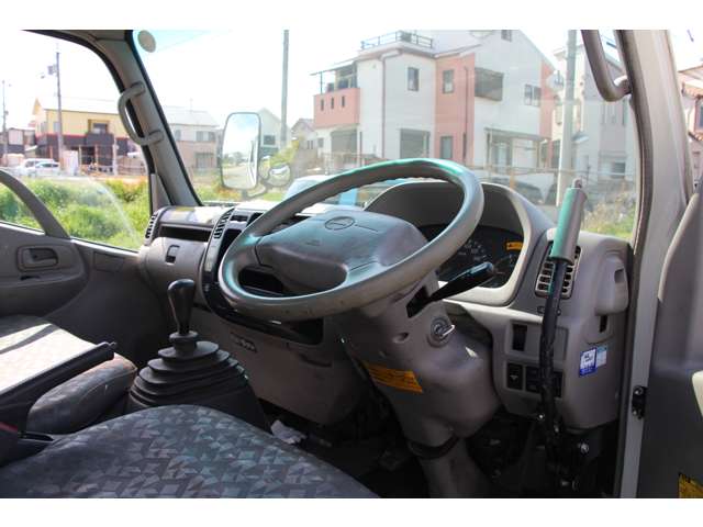 Hino Dutro 12