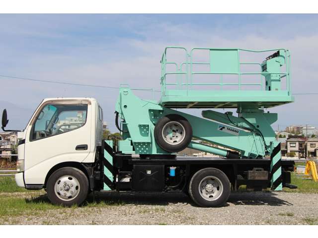 Hino Dutro 4