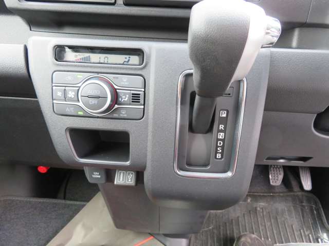 Daihatsu Atrai 6