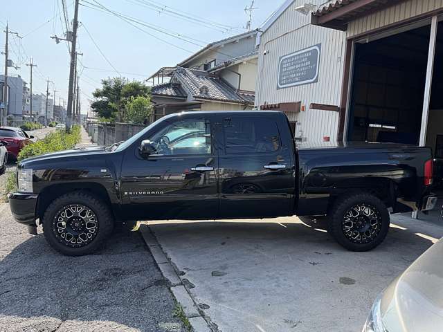 Chevrolet Silverado 6