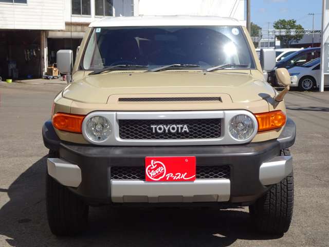 Toyota FJ Cruiser 2