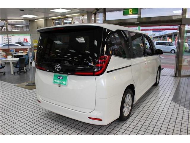 Toyota Noah 8