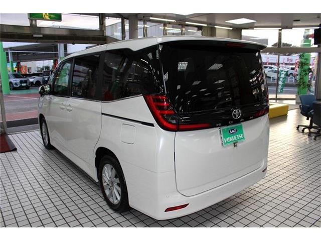Toyota Noah 10