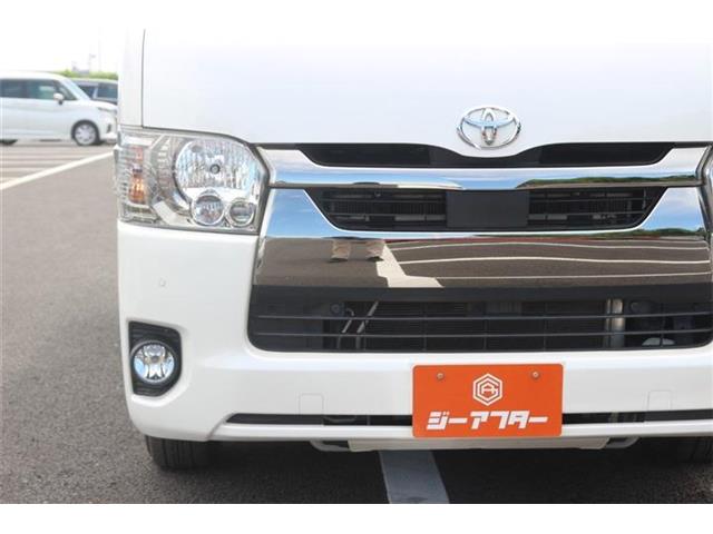 Toyota Hiace Van 9