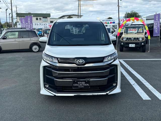 Toyota Noah 3