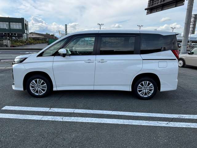 Toyota Noah 9
