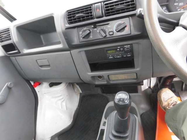 Mitsubishi Minicab Truck 10