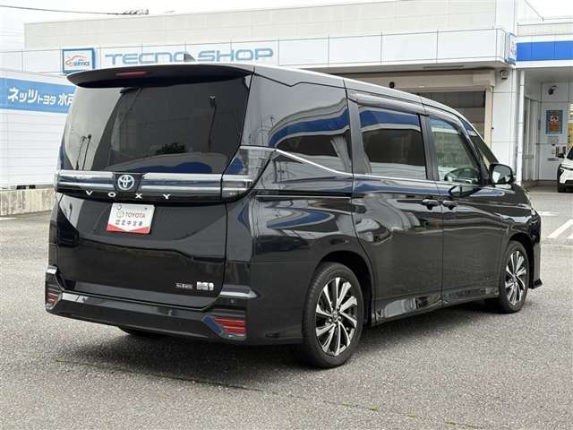 Toyota Voxy 7