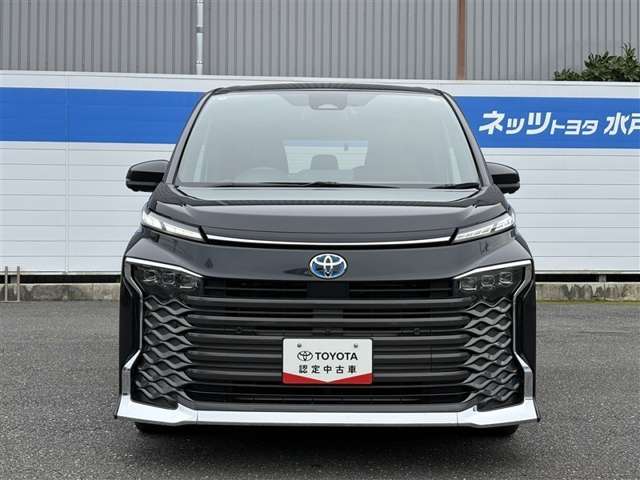 Toyota Voxy 9