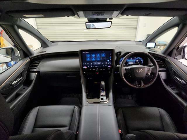 Toyota Alphard 4