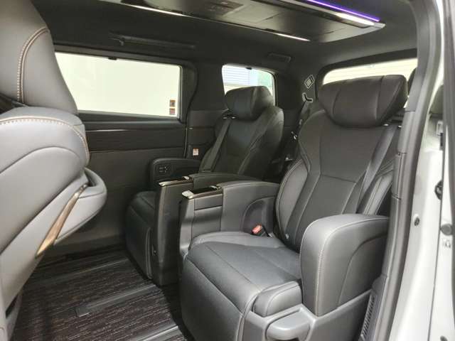 Toyota Alphard 7