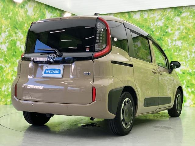 Toyota Sienta 6