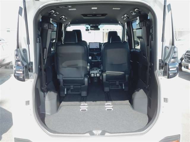 Toyota Voxy 12