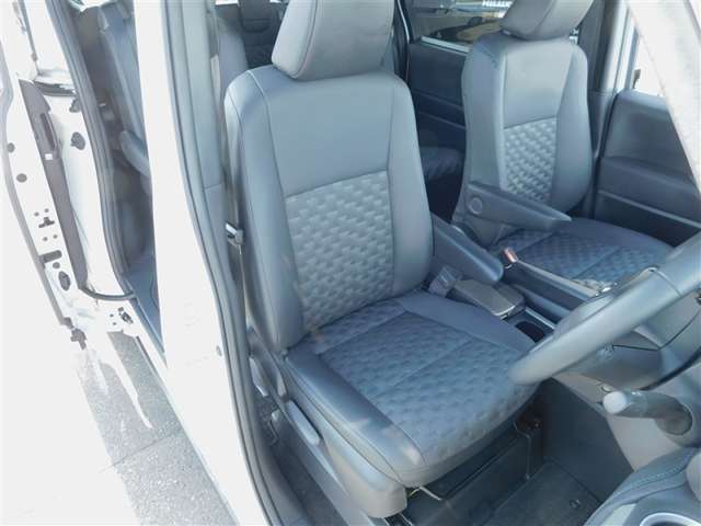 Toyota Voxy 7