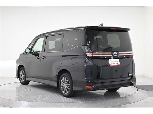 Toyota Voxy 5