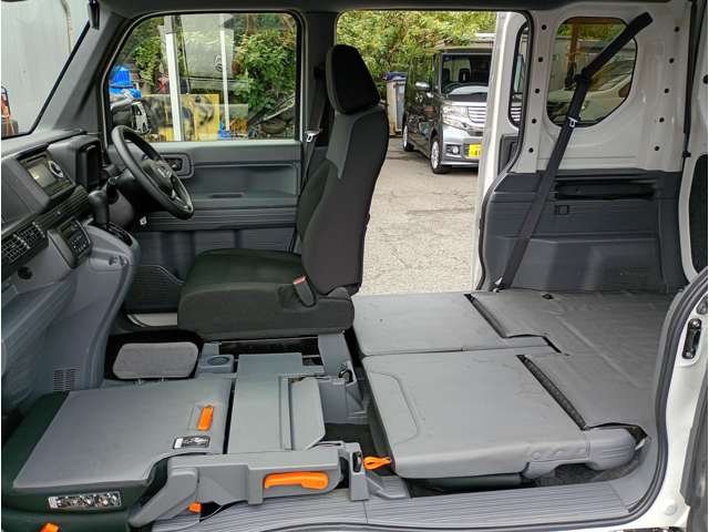 Honda N-VAN 8