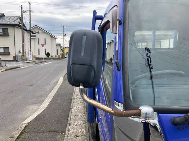 Mitsubishi Fuso Canter 9
