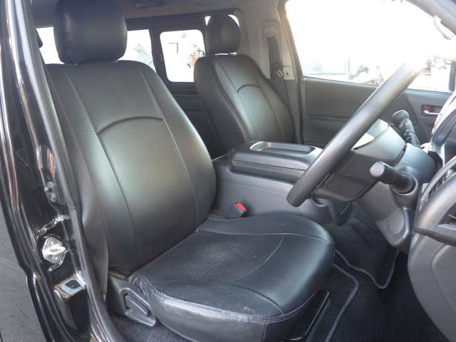 Toyota Hiace Van 9