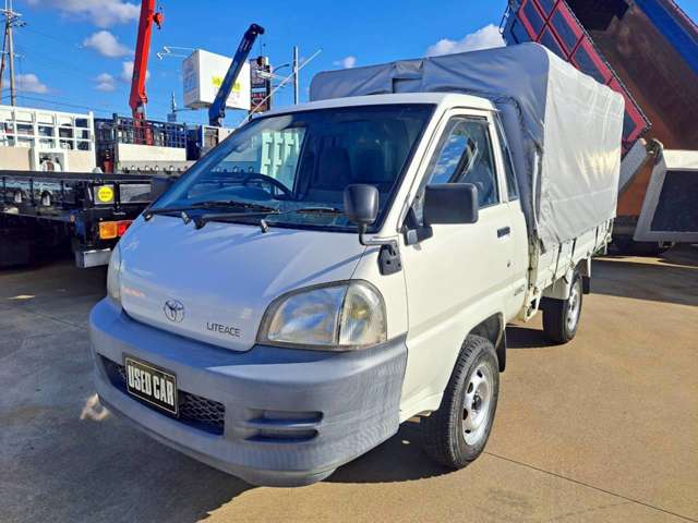 Toyota Light Ace Truck 3
